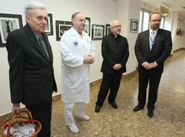 Štědrý den 2013: Návštěva biskupa v litoměřické nemocnici